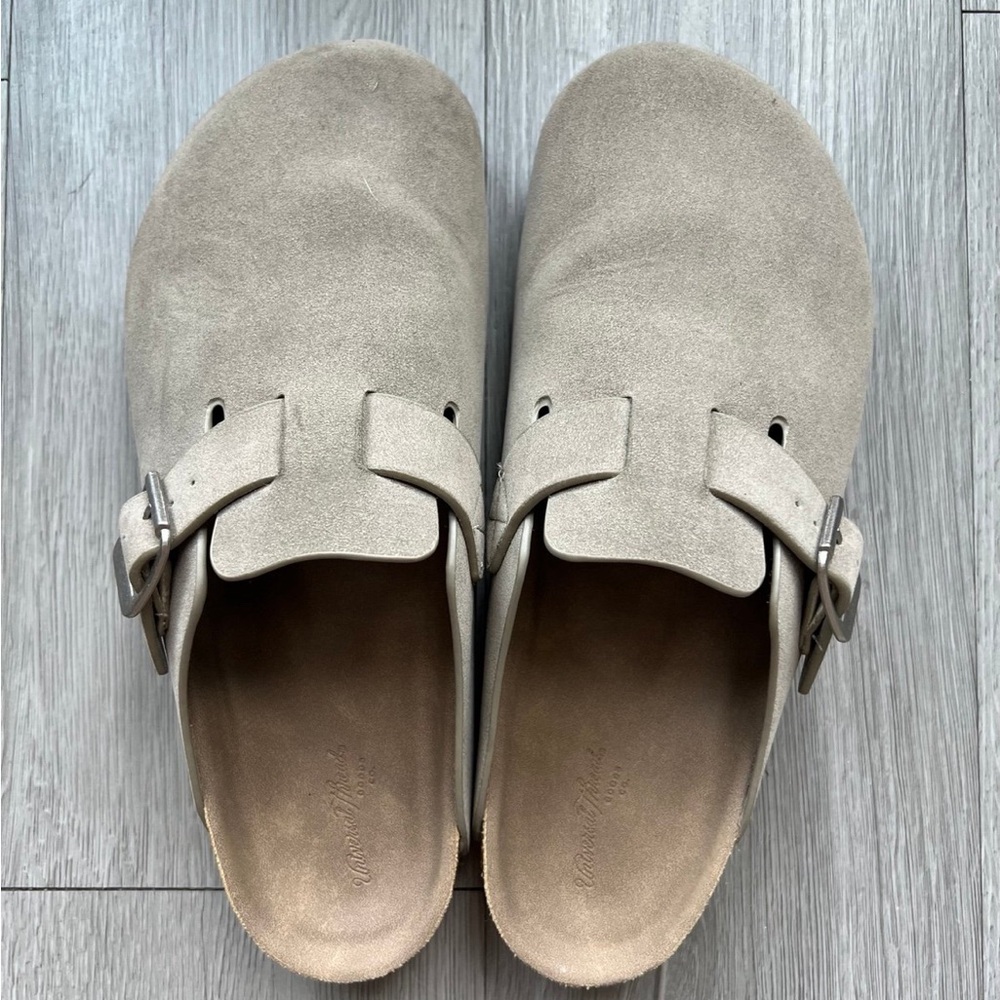 Boston clogs